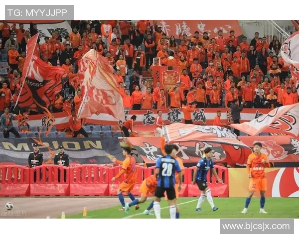 鲁能与上港对决引发国外媒体热议赛场表现与战术分析